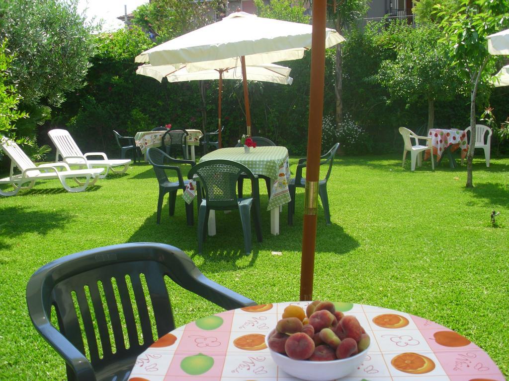 Villa Delle Vacanze Fiumefreddo di Sicilia Exterior foto